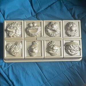 Sesame Street Character Cake Pan